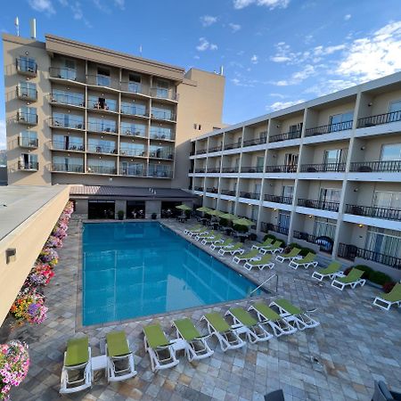 Coast Capri Hotel Kelowna Kültér fotó